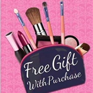 I LOVE to make people smile and happy !